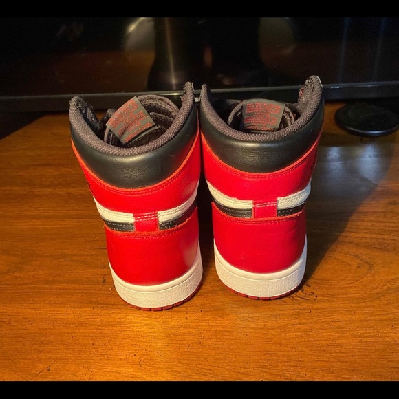 9.5/10 condition size 9 - Picture 6 of 8